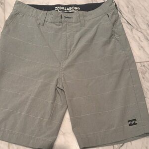 Billabong Size 27 Boys Gray Submersible Crossfire Shorts